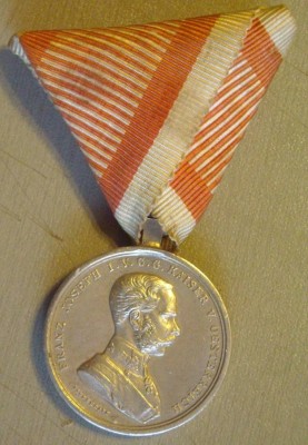 AV-medal9054.jpg