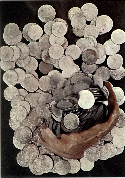 04 Каунас 1980. Клад монет в госистмузее а.jpg