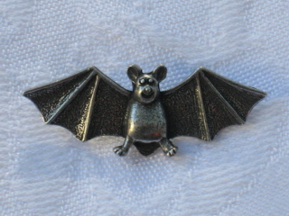 pewter%20bat%20pin.jpg