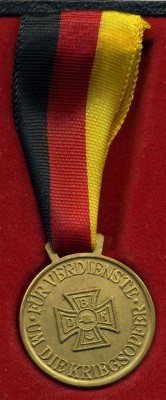 Für Verdienste um die Kriegsopfer in Gold_av (Individuell).jpg