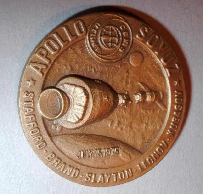 Apollo-Soyuz_with_date_front.jpg