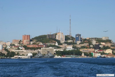 панорма с 36 причалом и штабом ТОФ.jpg