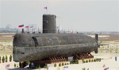 submarine is the rule of law Agosta 70 submarines decommissioned by the Royal Malaysian Navy, the submarine was built in 1979_ Malaysian Navy's training bo.jpg