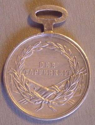 AV-medal9054-3.jpg