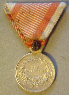 AV-medal9054-1.jpg