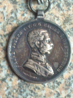 AV-medal9053-1.jpg