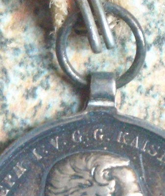 AV-medal9052-2.jpg
