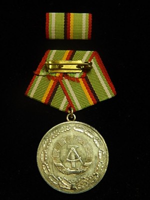 медаль ГДР 002.JPG