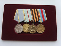 S8308308.JPG