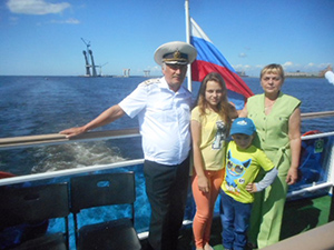 Дед 1954 с нуками на теплоходе в канун Дня ВМФ 2015г.