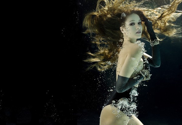 sexy-girl-rock-star-underwater-art-zena-holloway.jpg