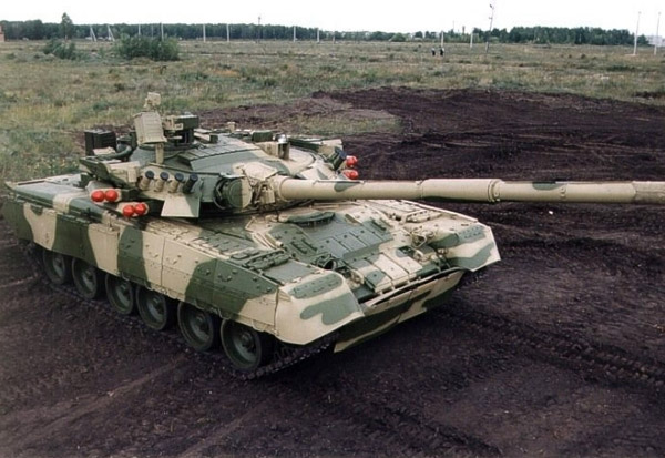 tankt-t-80-vsyo-opasnei-05.jpg