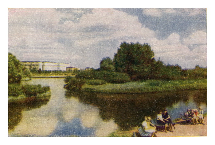 1951г.в парке Победы московского района.jpg