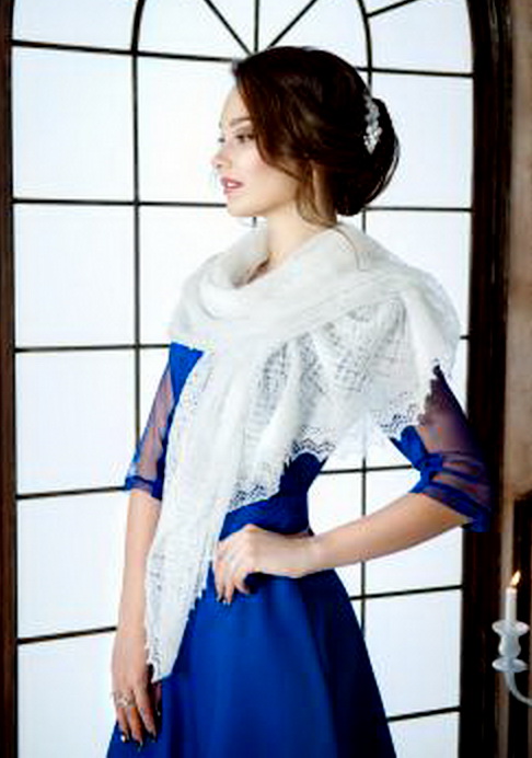 ...на плечи, оренбургский пуховый платок..jpg