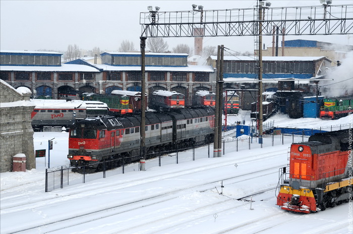 оренбургское локомотивное депо.jpg