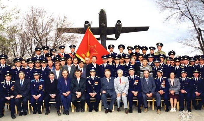 встреча однополчан у памятника.jpg