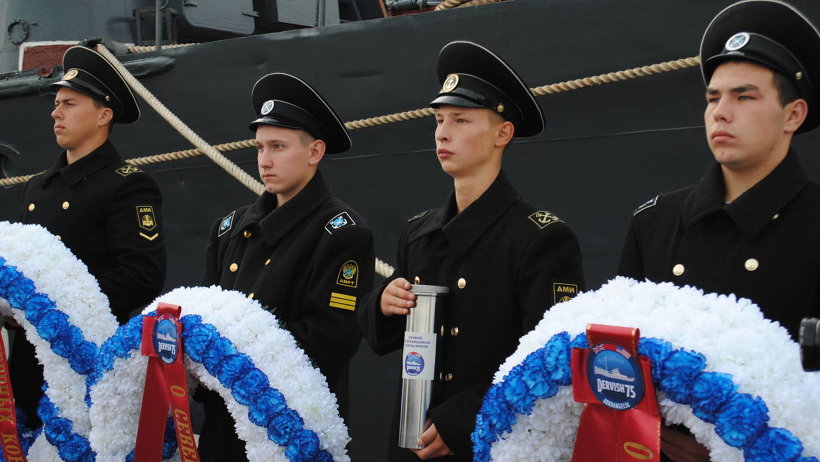 Капсула с морской водой, взятой в районе маршрутов полярных конвоев. Дервиш 75..jpg