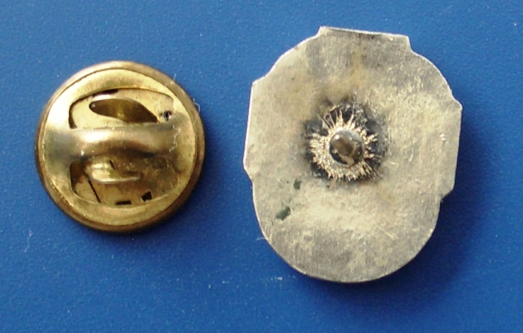 ВАРЯГ- Шотландия 2007 -фрачник.Реверс значка..jpg