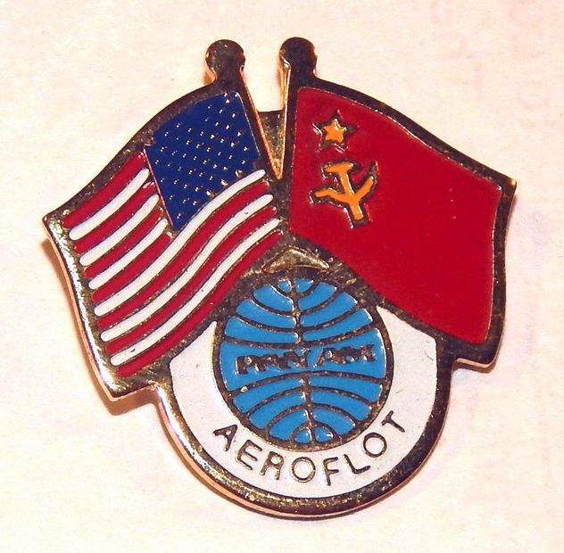 Pan-Am-US-Soviet-Twin-Flag-Pin.jpg