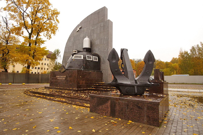 мемориал в д.Колтуши.jpg