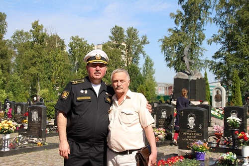 Сослуживцы по Западной Лице к1р.М.Юрченко и к1р.Г.Кораблёв.JPG