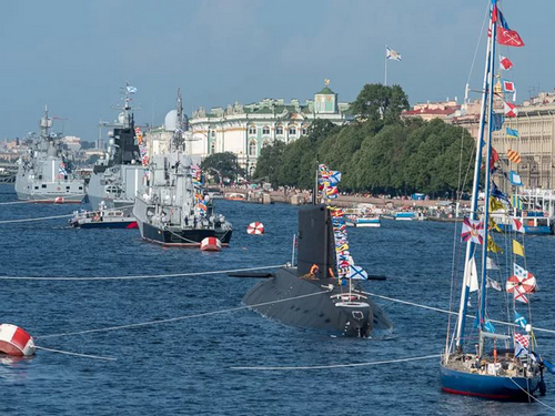 День ВМФ-Парад.jpg