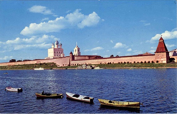 Псков 13 Вид на кремль а.jpg