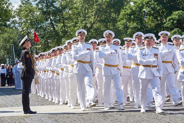 выпуск-л-ты ВМФ РФ.jpg