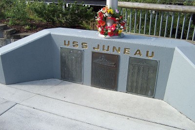 800px-USSJuneauMemorial.jpg