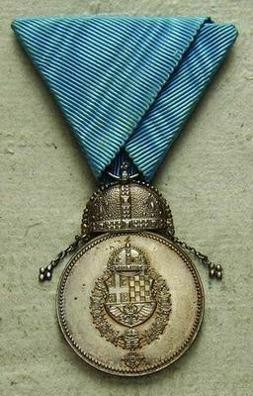 Medalja usluge Kraljevu domu 1921 – 1927.jpg