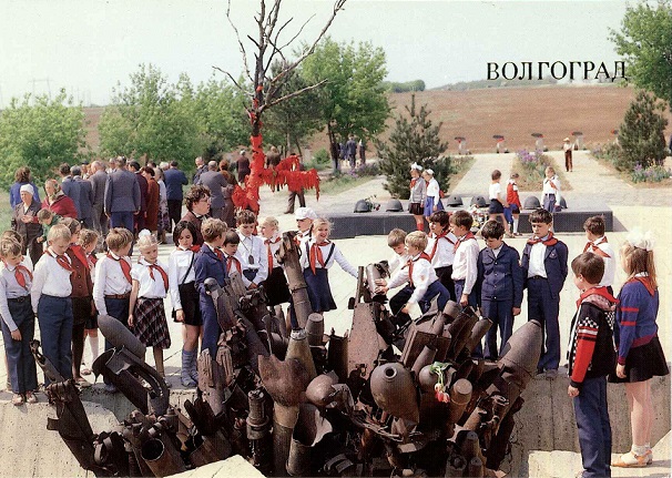 07 Волгоград 1989. Мемориал на Солдатском поле а.jpg