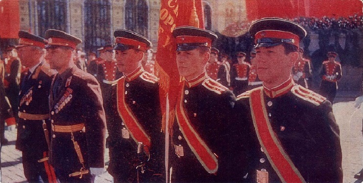 02 50 лет СА, 1968. Военный парад на Красной площади. Зак. 340 а.jpg