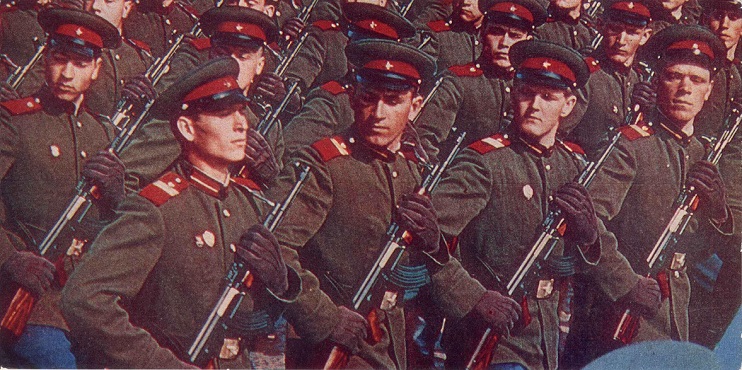 06 50 лет СА, 1968. Военный парад на Красной площади. Зак. 249 а.jpg