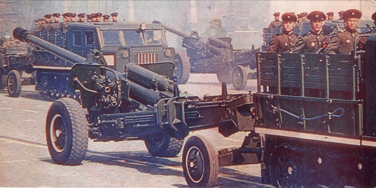 07 50 лет СА, 1968. Военный парад на Красной площади. Зак. 339 а.jpg