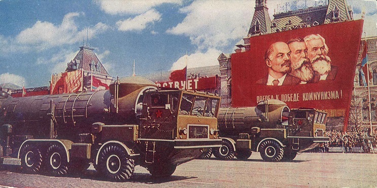 21 50 лет СА, 1968. Военный парад на Красной площади. Зак. 4325 а.jpg