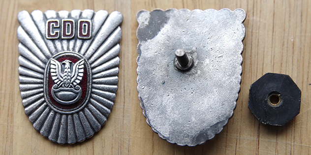 Знак Вып-ка Центра усовершенствования офицеров.jpg