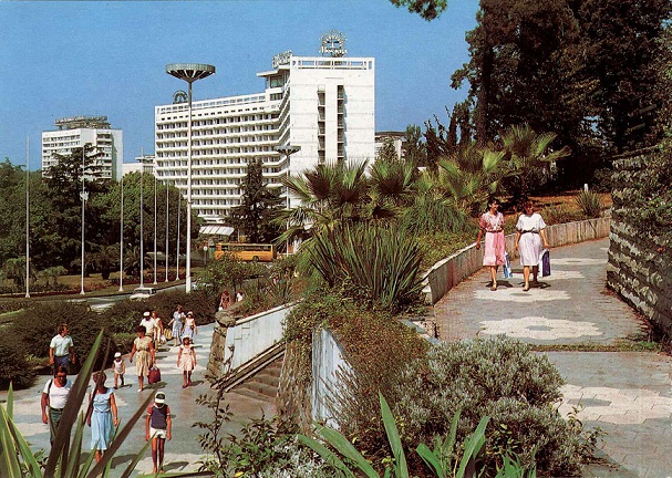 08 Сочи 1988. Гостиница Москва а.jpg