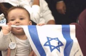 baby_w_israeli_flag_2_mid-size.jpg