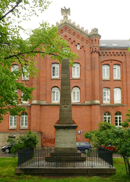 Denkmal_Welfenplatz.jpg