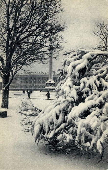 03 Ленинград 1969. Вид на Дворцовую площадь а.jpg