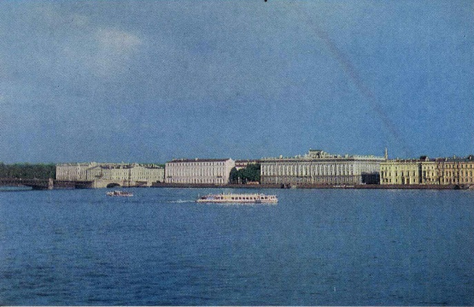 01 Ленинград 1982. Вид на Неву и Дворцовую набережную а.jpg