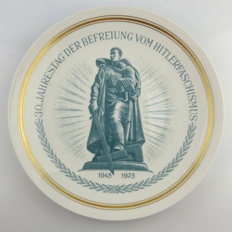Teller-30-Jahrestag-der-Befreiung-vom-Hiltlerfaschismus-1945-1945-so247.jpg