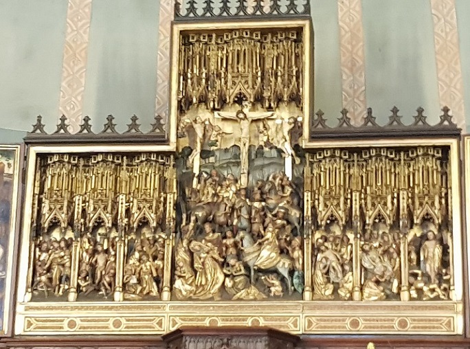 altar1.jpg