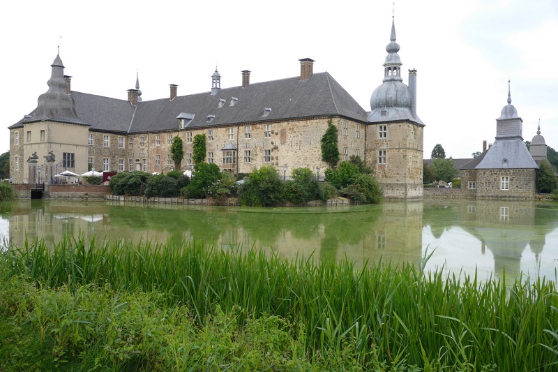 Schloss-Lembeck.jpg