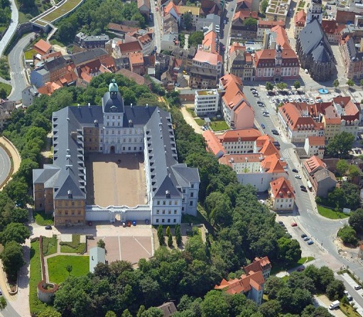 Schloss_Neu-.jpg