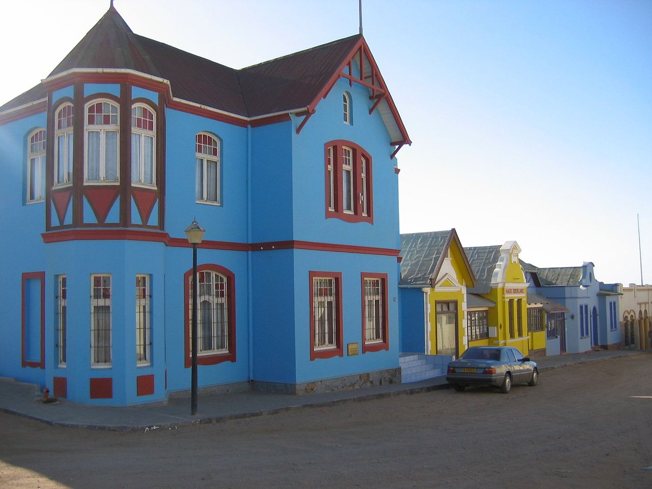 1280px-Bergstraße_Lüderitz.jpg