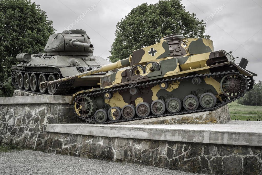 depositphotos_162148774-stock-photo-world-war-ii-tank-monument.jpg