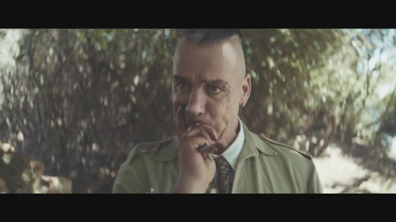 Rammstein - Ausländer (Official Video)[(003808)07-12-41].JPG