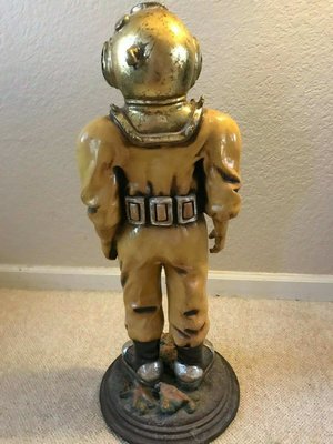 Deep-Sea-Diver-2-feet-tall-figure-_57.jpg