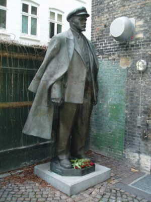 Lenin-Copenhagen.jpg (49.1 КБ) 7806 просмотров Lenin-Copenhagen.jpg